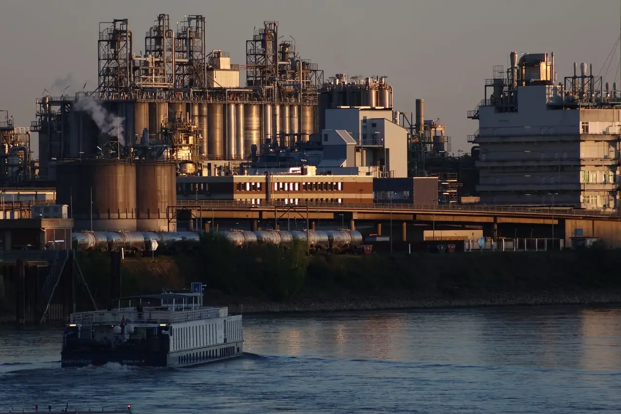 PetroChina to restart part of shuttered Dalian refinery in November, sources say - NST Online