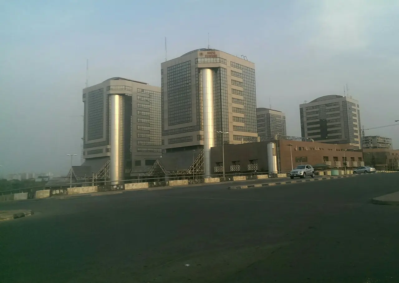Nigerian National Petroleum Responding to Gas Pipeline Explosion - Bloomberg.com